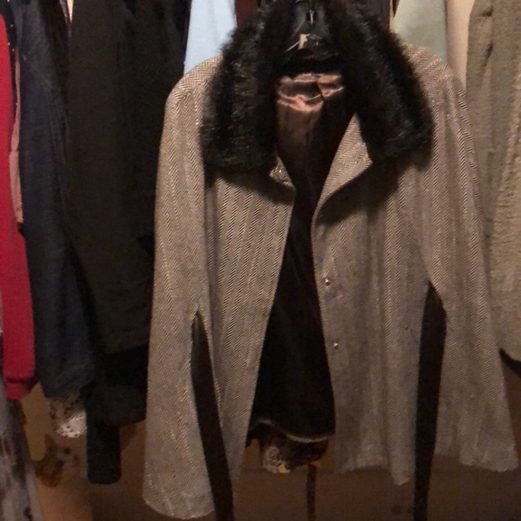 Donna Salyers' fabulous furs coat - Picture 1 of 4